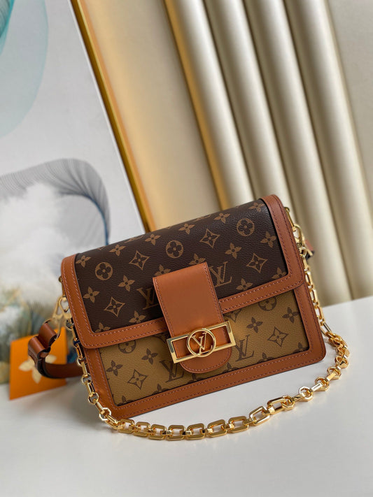 LV Dauphine MM Monogram And Monogram Reverse Canvas By Nicolas Ghesquière For The Cruise Collection,  Shoulder Bags 25cm LV M45958