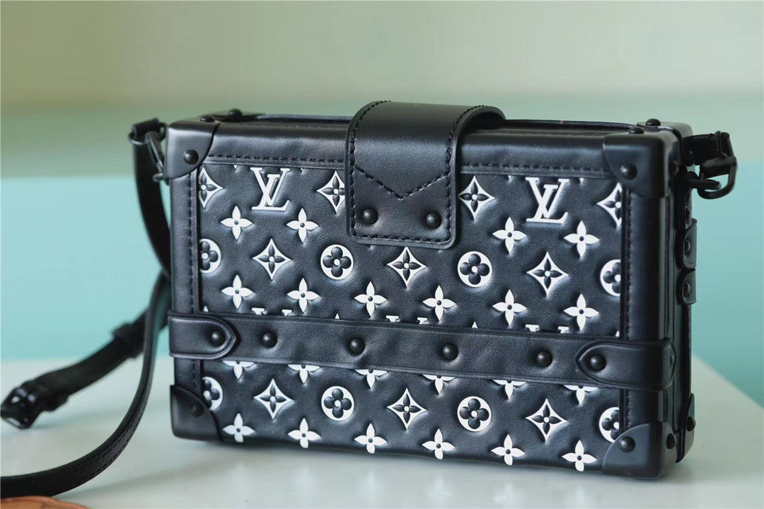 LV Petite Malle Embossed And Foamed Black/ White For Women,  Shoulder And Crossbody Bags 7.9in/20cm LV M59638