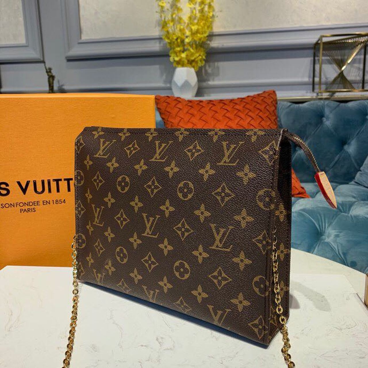 LV Toiletry Pouch On Chain Monogram Canvas For Women, Women’s Wallet 9.8in/25cm LV M81412