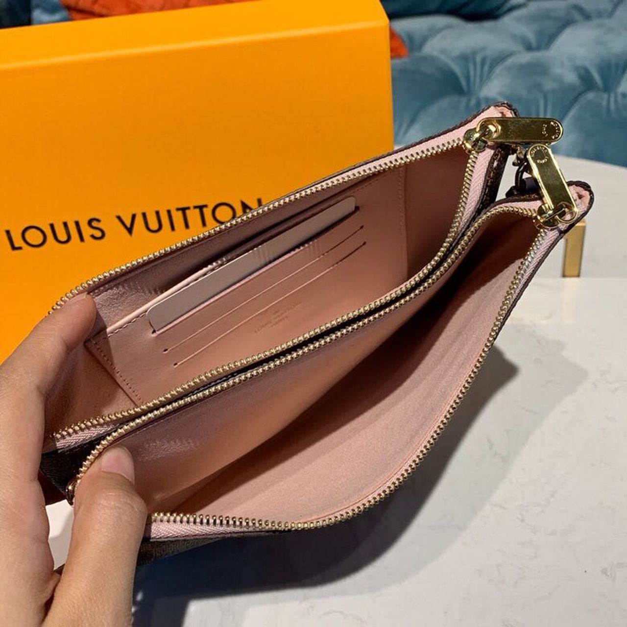 LV Pochette Double Zip Damier Ebene Canvas Rose Ballerine Pink For Women, Women’s Bags, Shoulder And Crossbody Bags 7.9in/21cm LV N60254