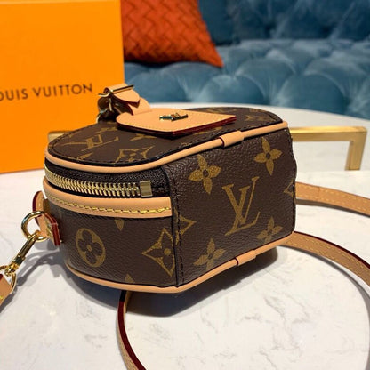 LV Mini Boite Chapeau Monogram Canvas For Women, Women’s Chain And Strap Wallet, Shoulder And Crossbody Wallet 5.1in/13cm LV M44699