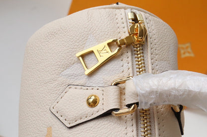 LV Monogram 20cm White Cream