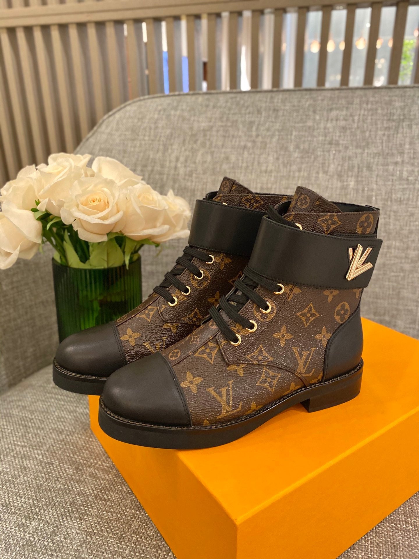 Premium  LUV BOOTS 051