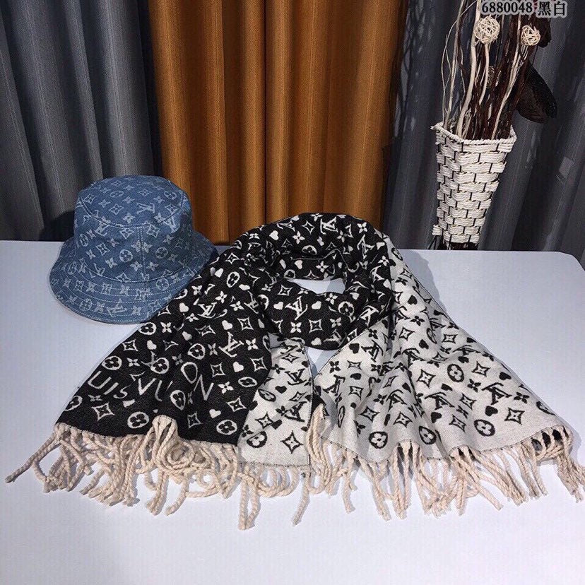 EN - Luxury LUV  Scarf 031