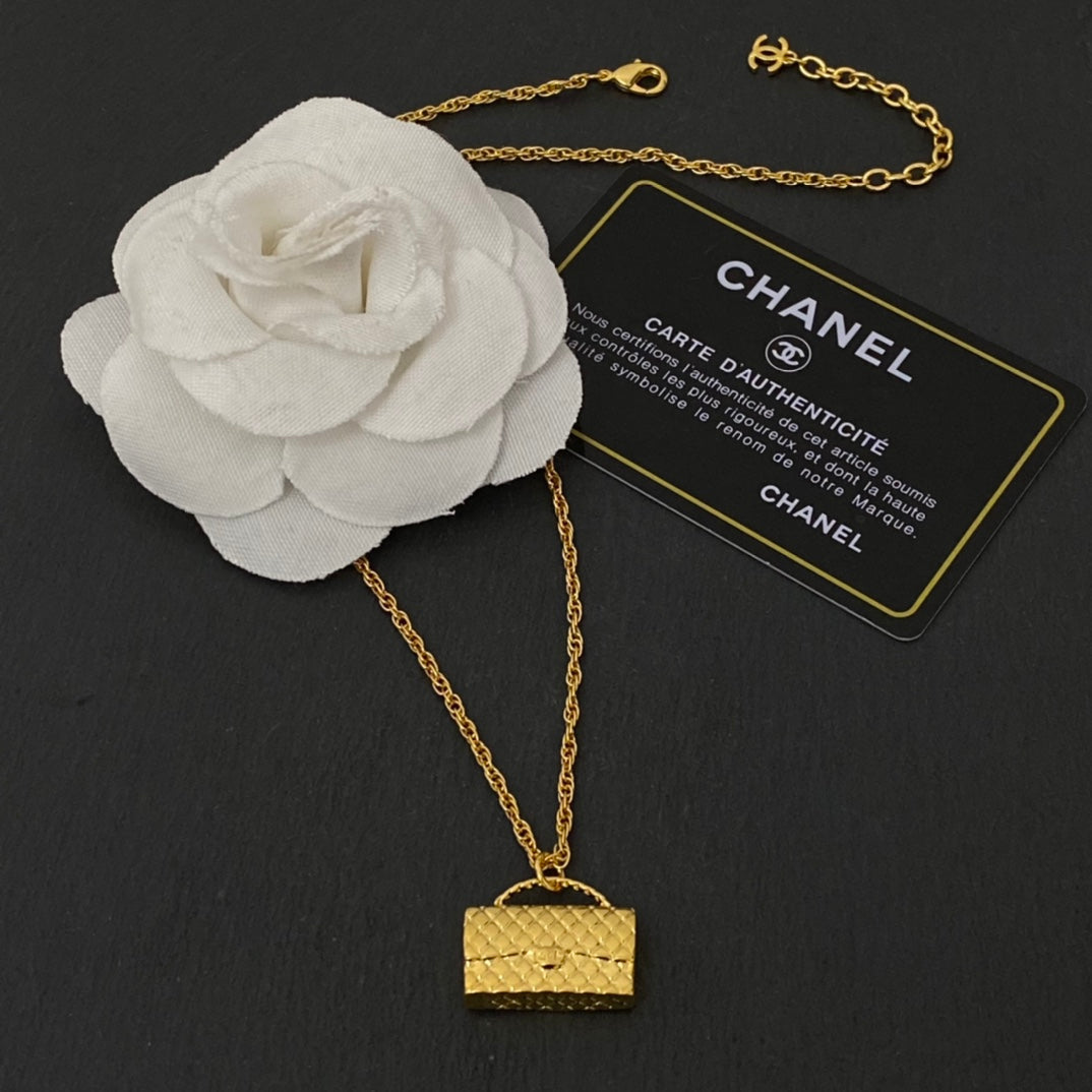 EN - Lux Necklace CHL015