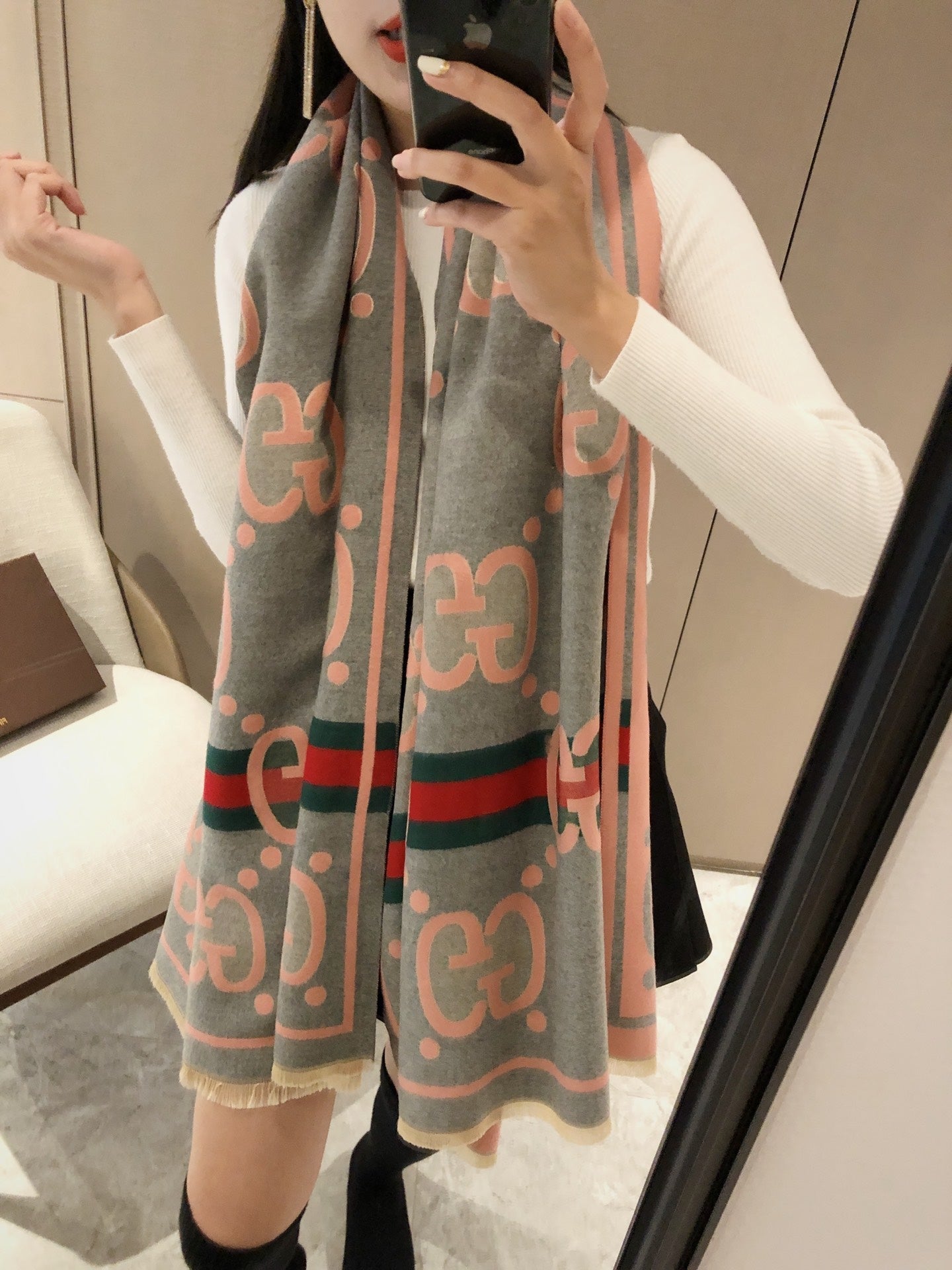 EN - Luxury GCI Scarf 032