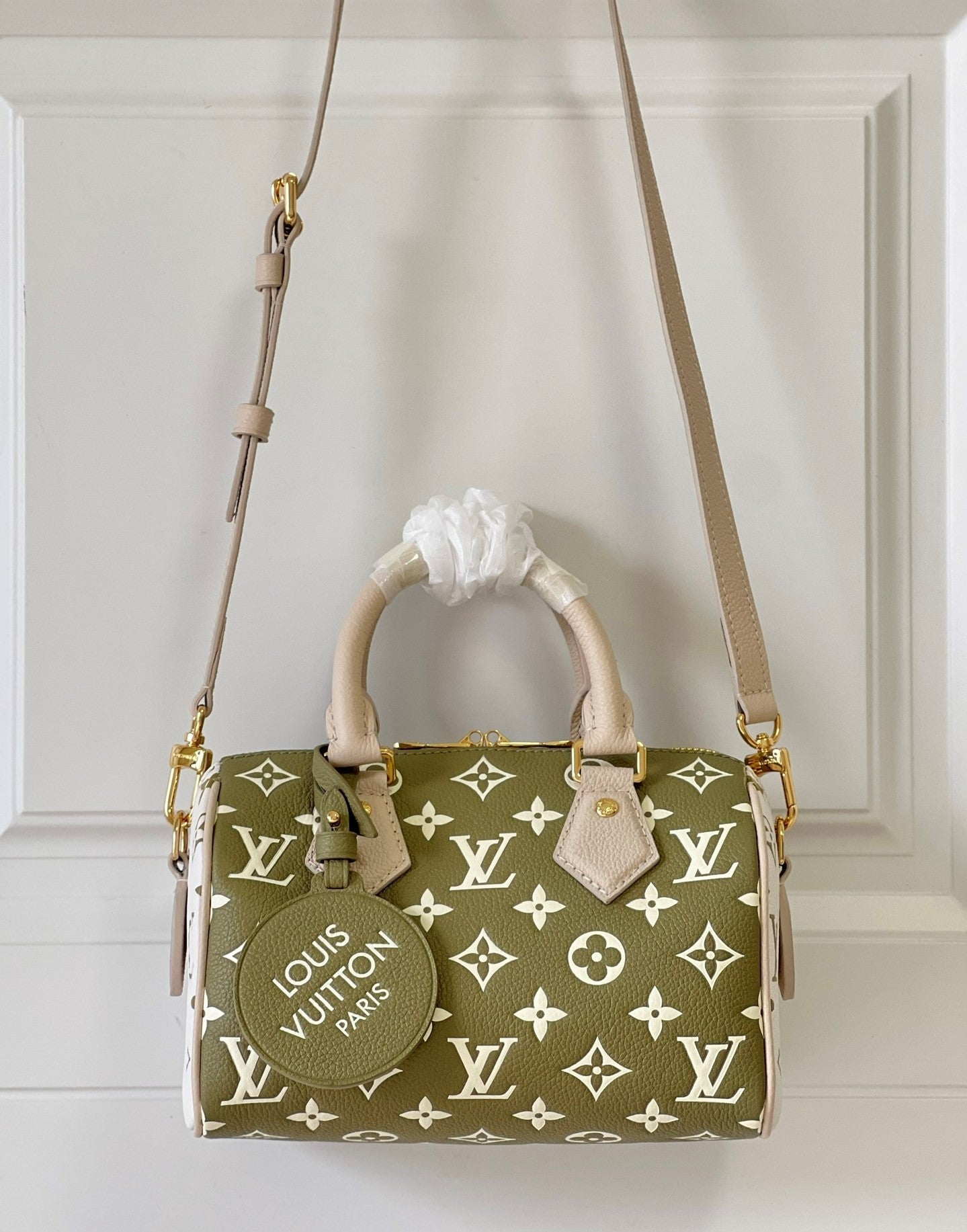 LV Speedy Bandoulière 20 Monogram Empreinte Khaki Green/Beige/Cream For Women, WoHandbags 8.1in/21cm LV M46118