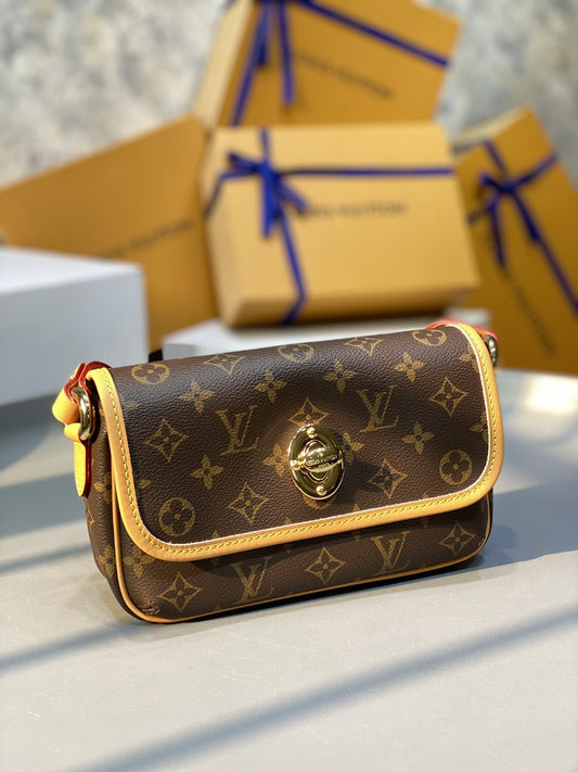 LV Tikal PM Monogram Canvas For Women,  Shoulder Bags 23cm LV M40078