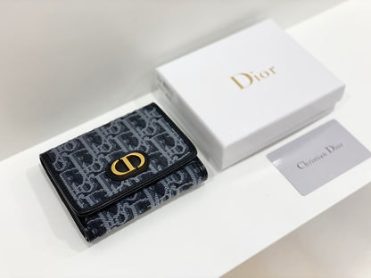 EN - New Arrival Wallet DIR 005