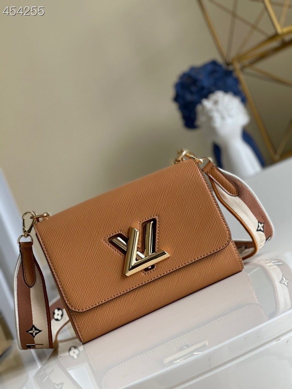 LV Twist MM Monogram Blossoms Honey Gold For Women, WoHandbag, Shoulder And Crossbody Bags 9.1in/23cm LV M57506