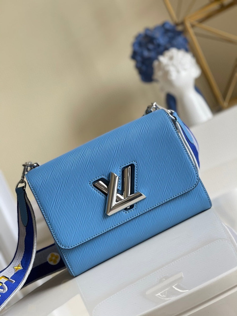 LV Twist MM Monogram Blossoms Blue For Women, Women Handbags, Shoulder And Crossbody Bags 9.1in/23cm LV M57505