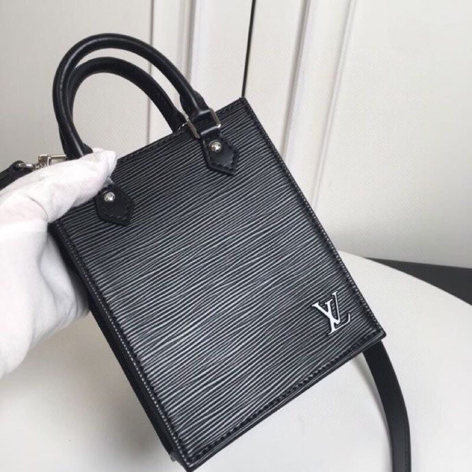 LV Petit Sac Plat Black For Women, WoWallet 5.5in/14cm LV M69441