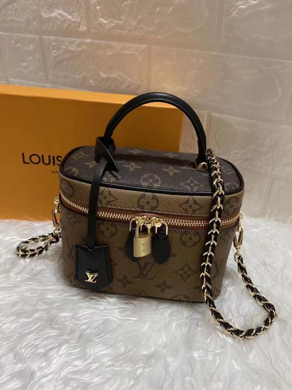 LV Vanity PM Monogram And Monogram Reverse Canvas By Nicolas Ghesquiere For Women,  Shoulder And Crossbody Bags 7.5in/19cm LV M42264