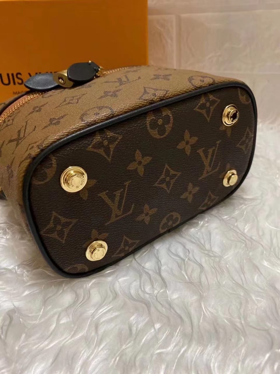 LV Vanity PM Monogram And Monogram Reverse Canvas By Nicolas Ghesquiere For Women,  Shoulder And Crossbody Bags 7.5in/19cm LV M42264