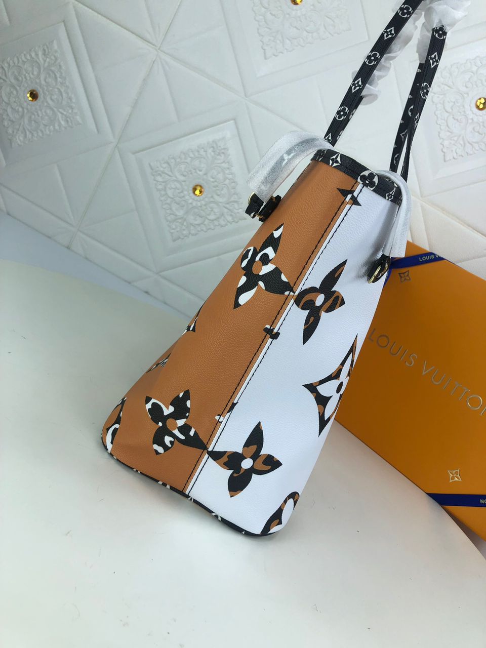 LV Neverfull MM Tote Bag Monogram Jungle Canvas Black/Caramel For Women,  Shoulder Bags 12.2in/31cm LV M44716