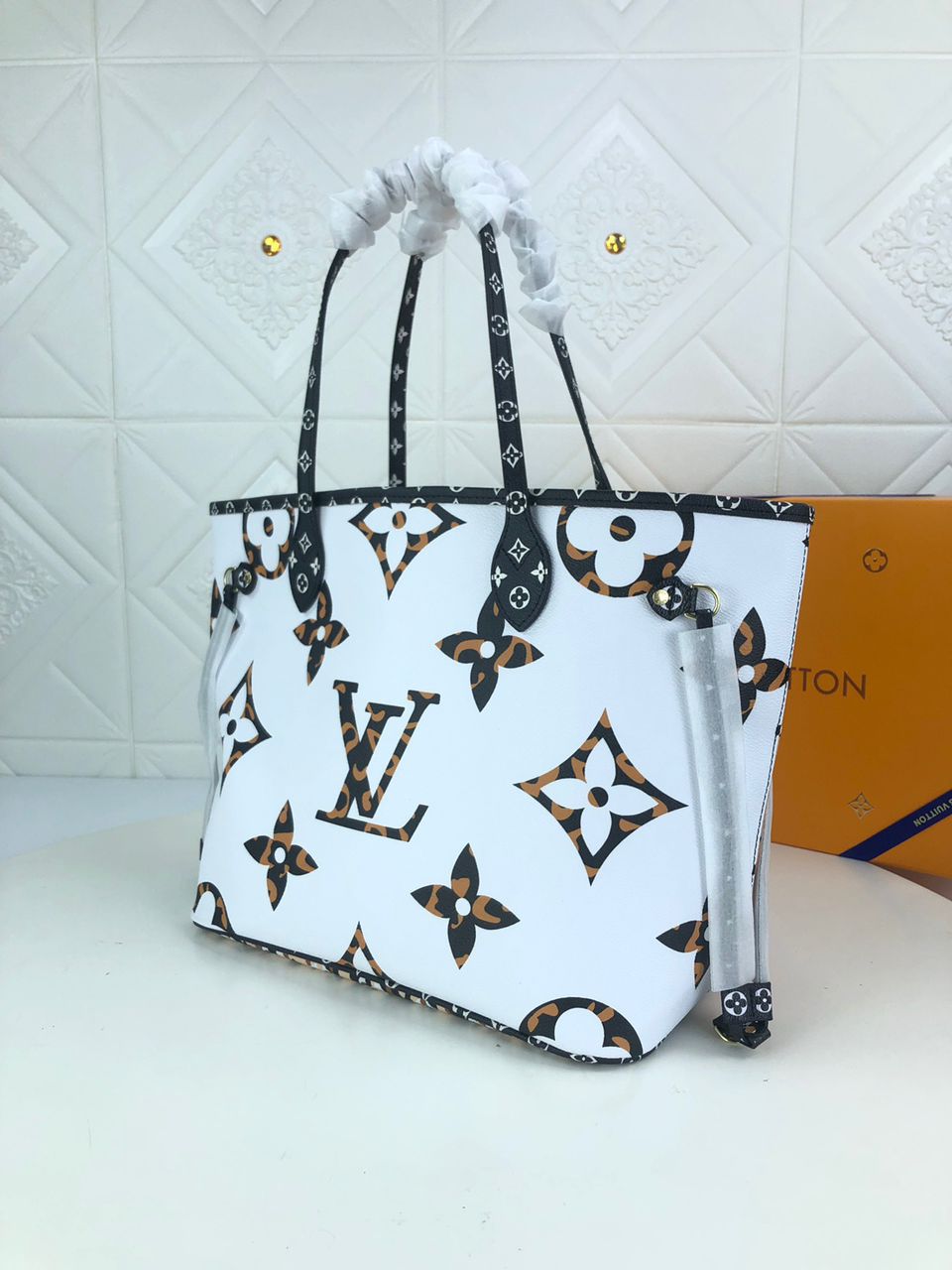 LV Neverfull MM Tote Bag Monogram Jungle Canvas Black/Caramel For Women,  Shoulder Bags 12.2in/31cm LV M44716