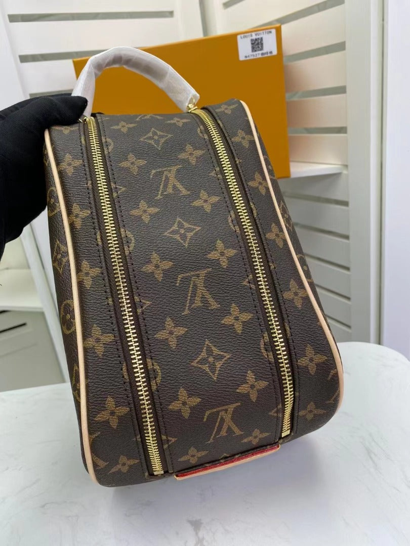 LV King Size Toiletry Monogram Canvas For Women, WoBags, Travel Bags 11in/28cm LV M47528