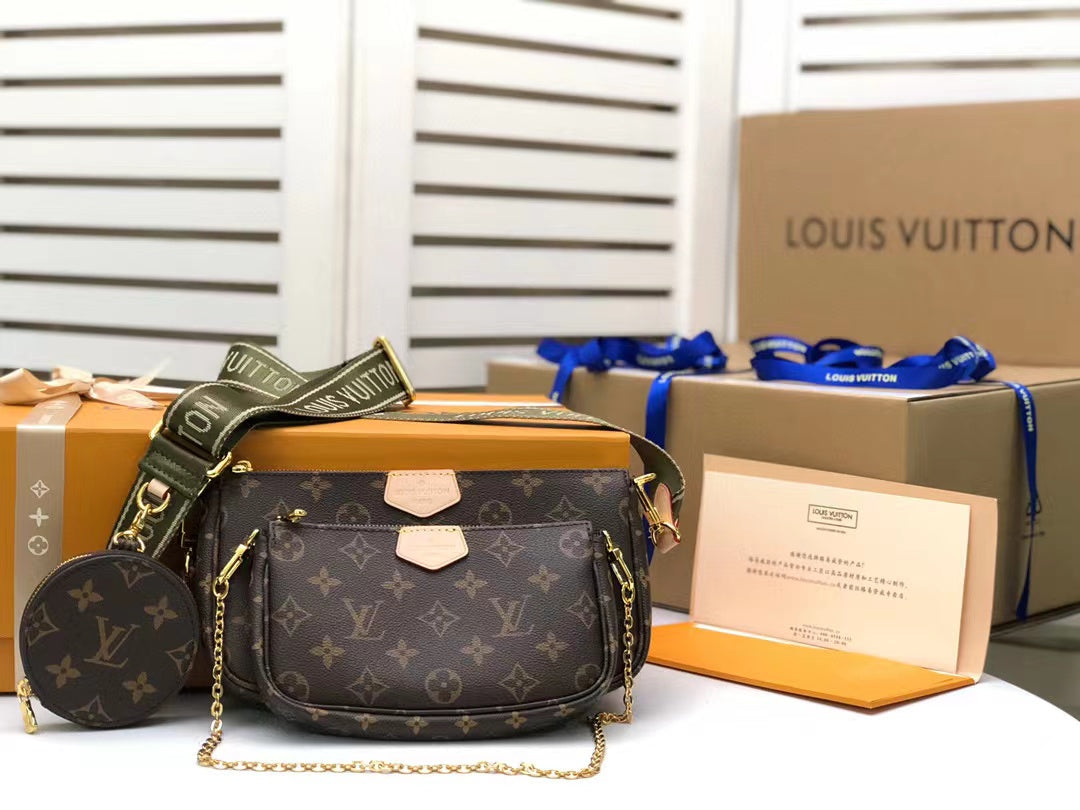 LV Multi Pochette Accessoires Bags Monogram Canvas Fall/Winter Collection M44813, Kaki/Beige