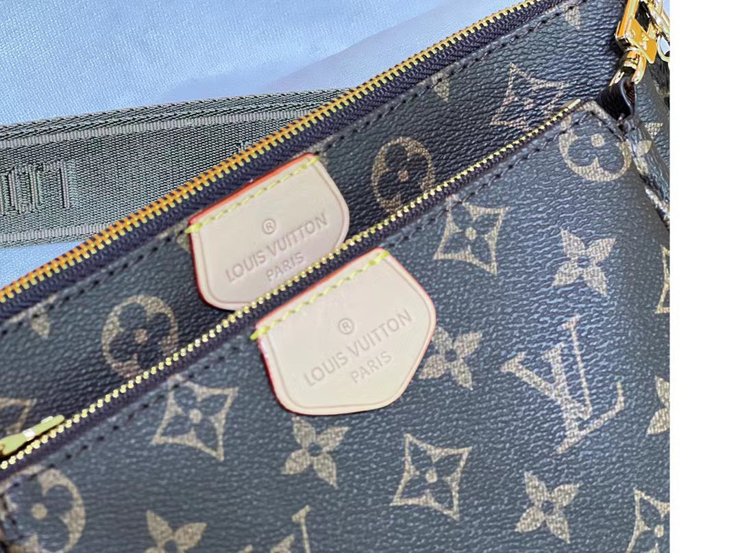 LV Multi Pochette Accessoires Bags Monogram Canvas Fall/Winter Collection M44813, Kaki/Beige