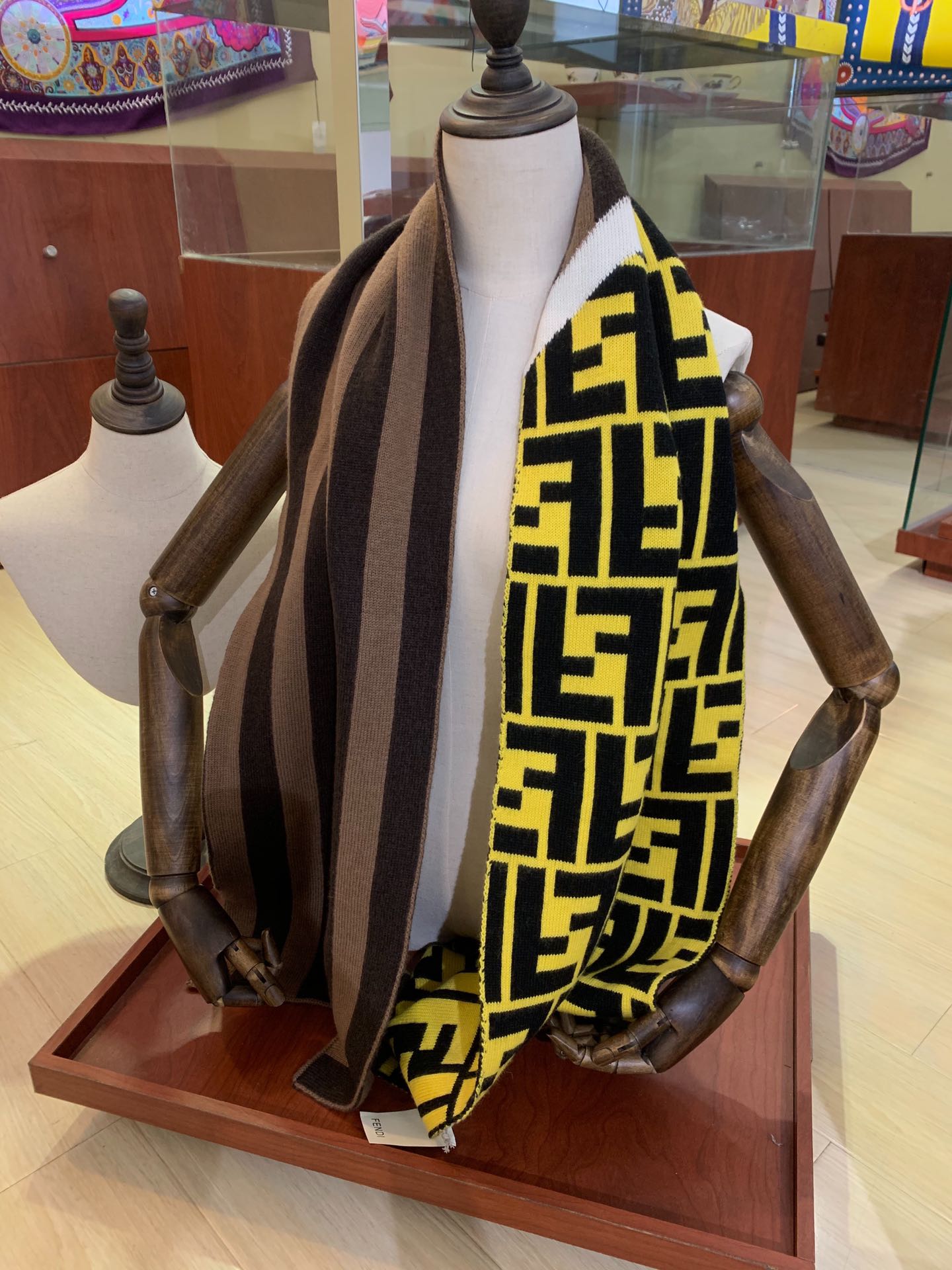 EN - Luxury FEI  Scarf 008