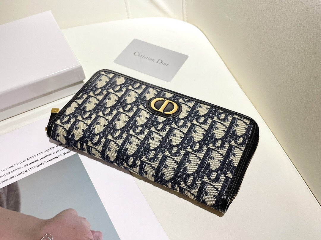 EN - New Arrival Wallet DIR 008