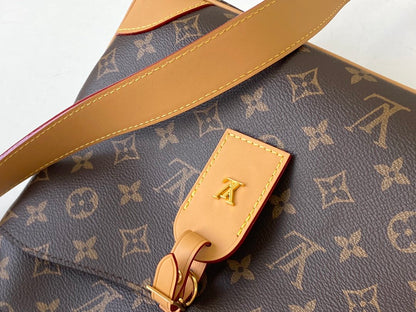 LV Crossbody 31cm Brown