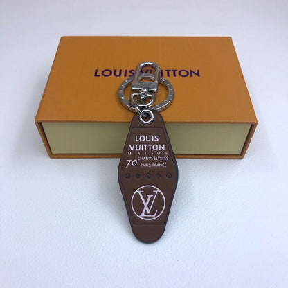 EN - Lux Keychains LUV 008