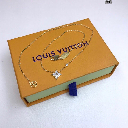 EN - Lux Necklace LUV005