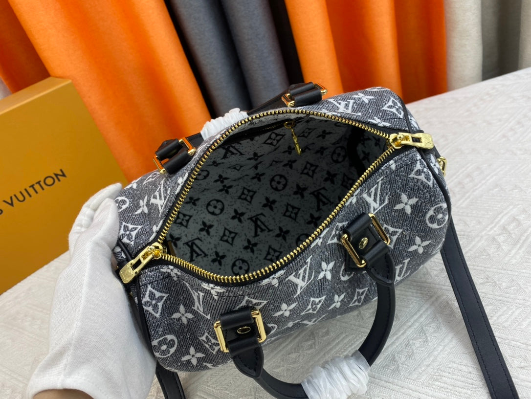 EN - Luxury Bags LUV 740