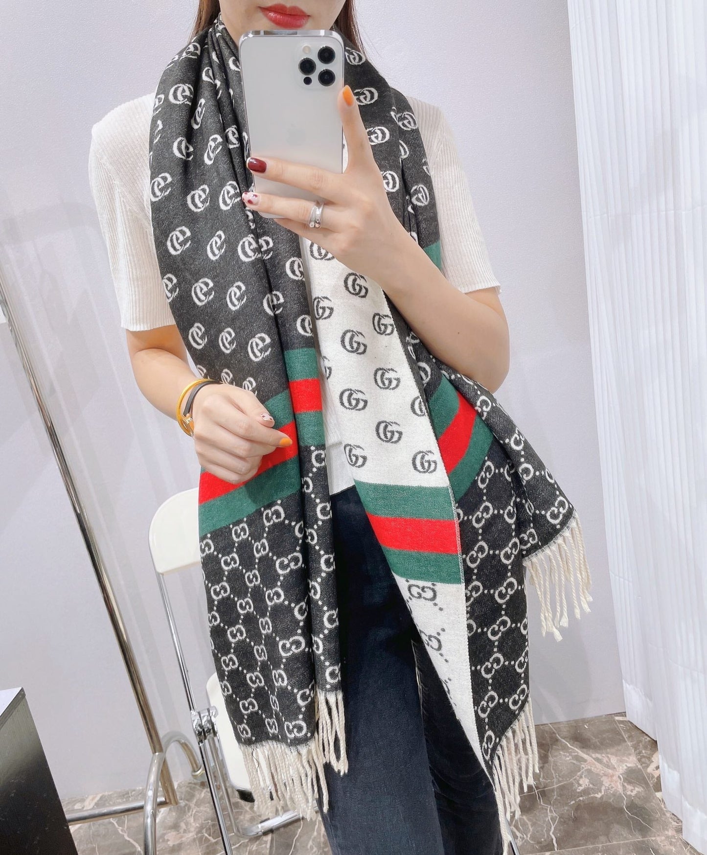 EN - Luxury GCI Scarf 024