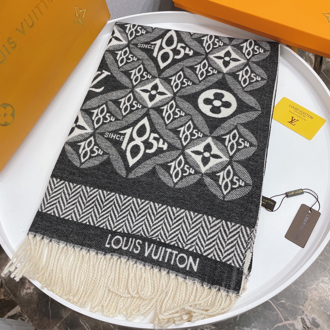 EN - Luxury LUV  Scarf 003