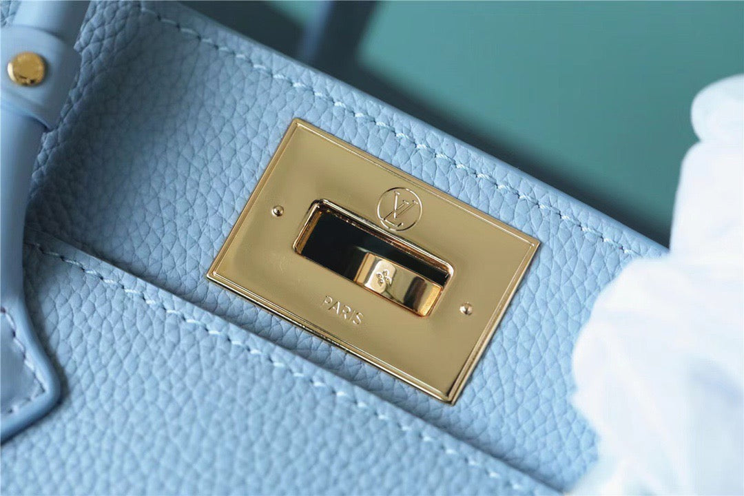 LV On My Side PM Mahina Bleu Nuage Blue For Women,  Shoulder And Crossbody Bags 25cm/9.8in LV M59432