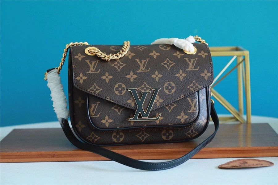 LV Passy Monogram Canvas For Women, Women’s Handbags, Shoulder Bags And Crossbody Bags 9.1in/23cm LV M45592