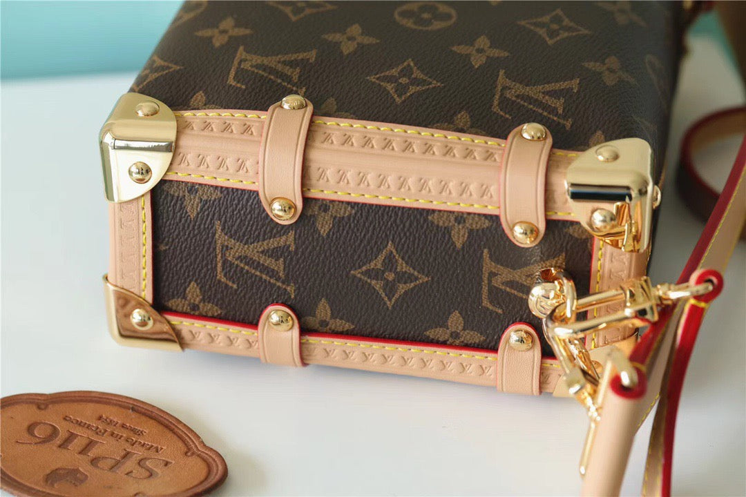 LV Side Trunk PM Monogram Canvas For Women, Women’s Bags, Shoulder And Crossbody Bags 8.3in/21cm LV 