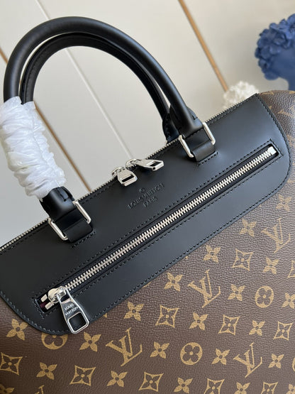 LV Porte Documents Jour Business Bag Monogram For Men, Bags, Shoulder And Crossbody Bags 14.6in/37cm LV