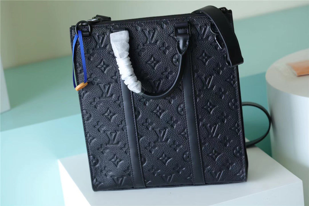 LV Sac Plat Cross Taurillon Black For Men, Bags, Shoulder And Crossbody Bags 28.5in/11.2cm LV M59960