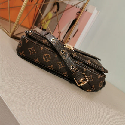 EN - New Arrival Bags LUV 290