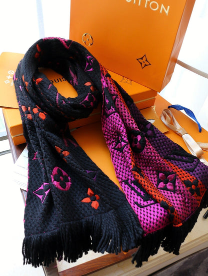 EN - Luxury LUV  Scarf 001