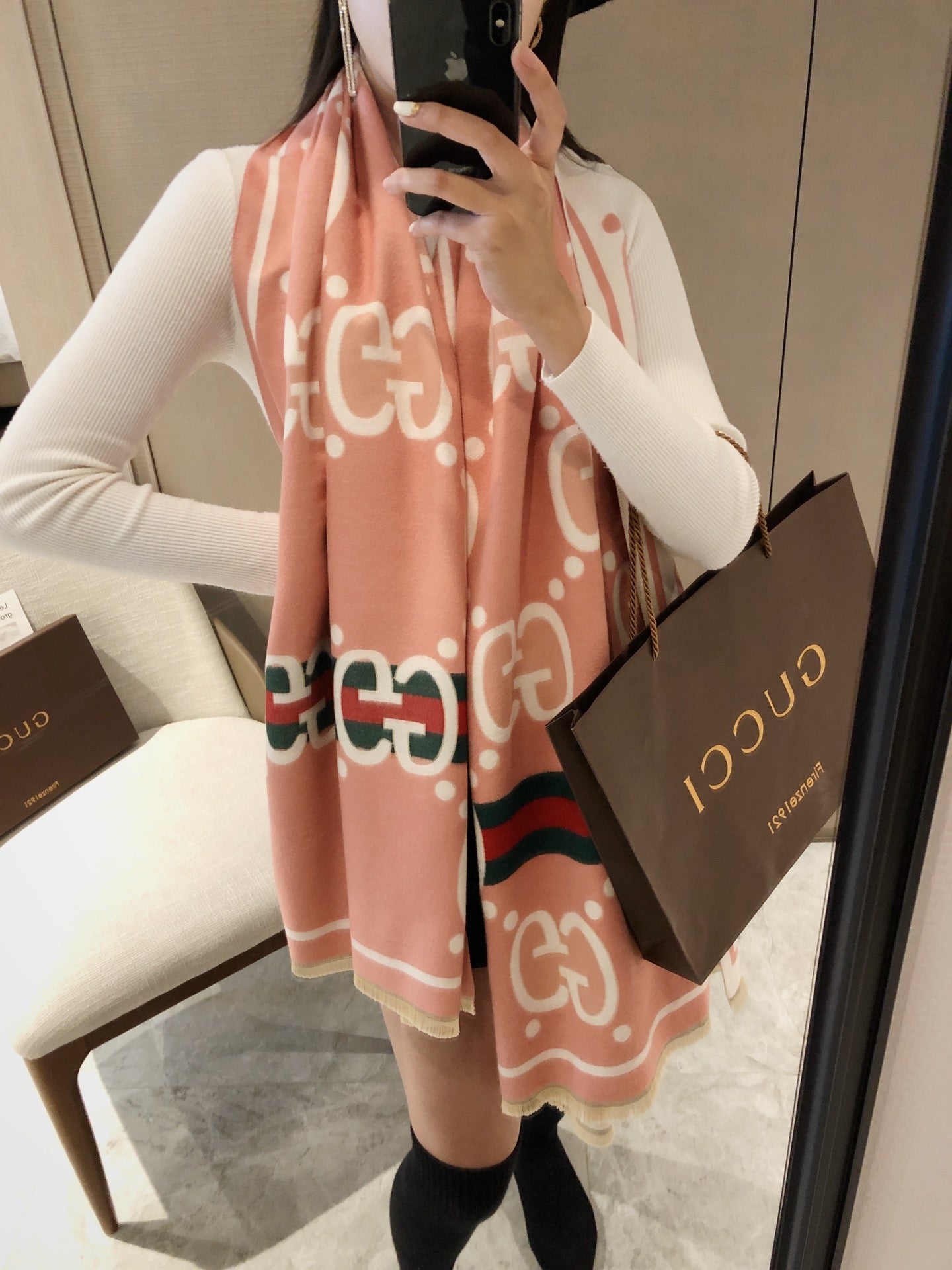 EN - Luxury GCI Scarf 034