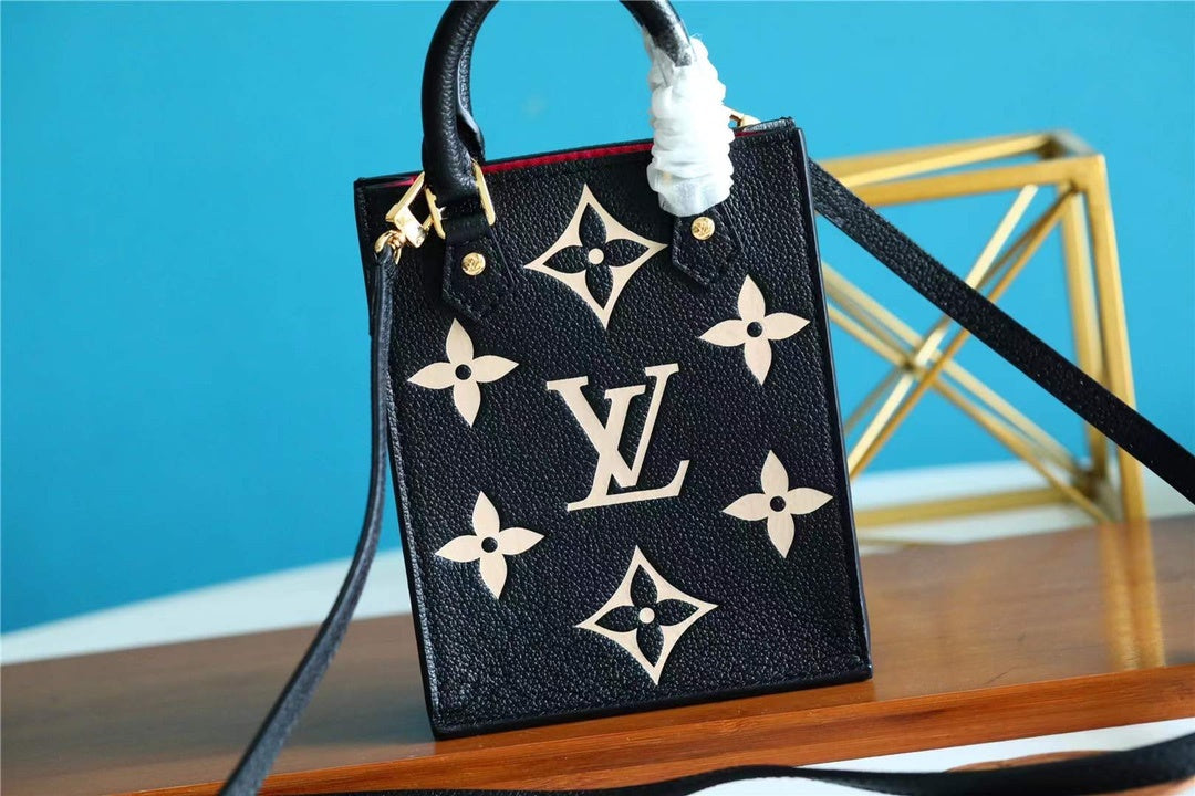 LV Petit Sac Plat By The Pool 17cm Black