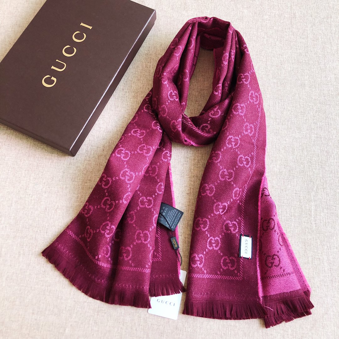 EN - Luxury GCI Scarf 012