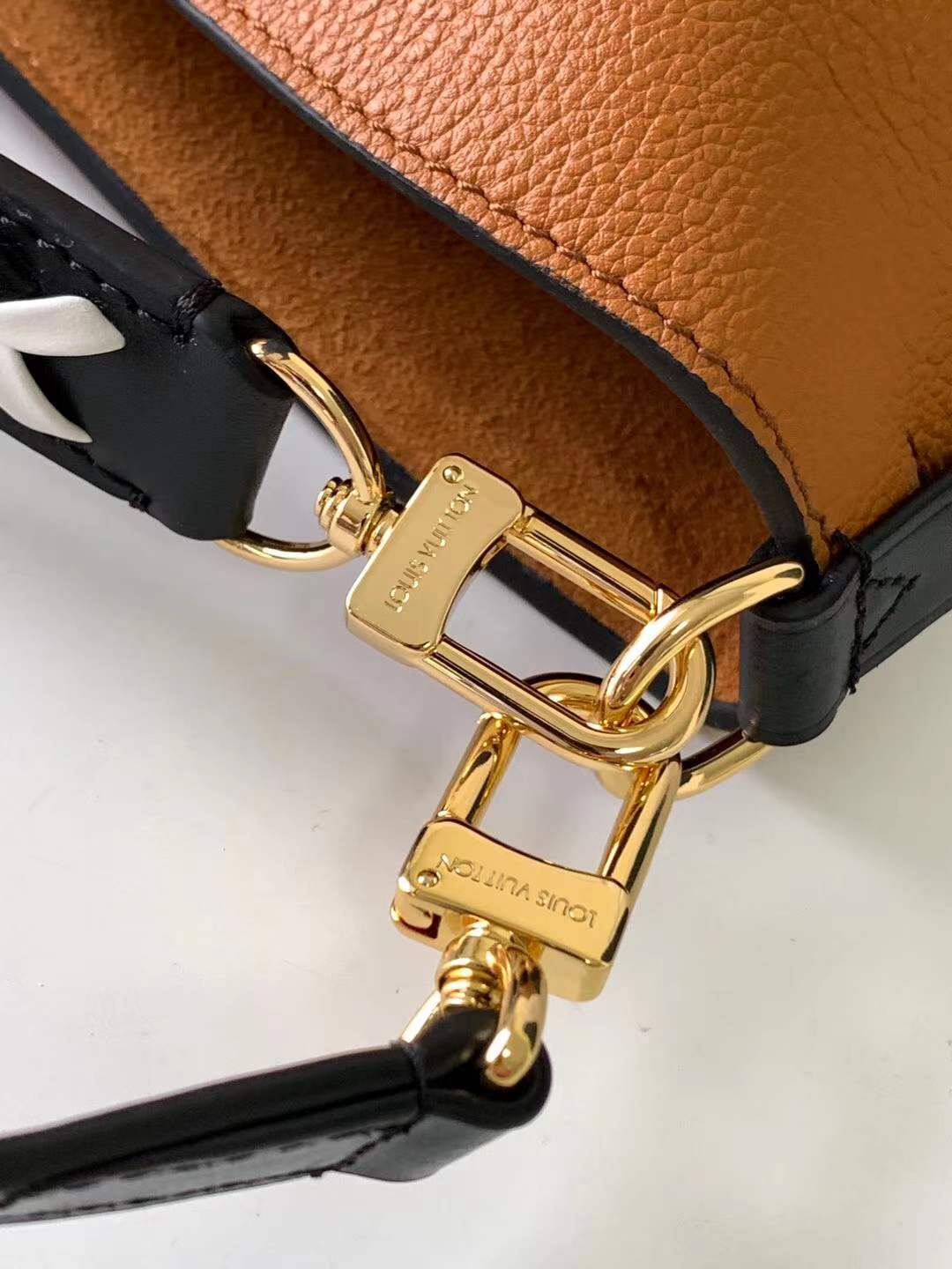 LV LV Crafty Neonoe MM Bucket Bag Caramel For Women, Women’s Handbags, Shoulder Bags 10.2in/26cm LV M56888