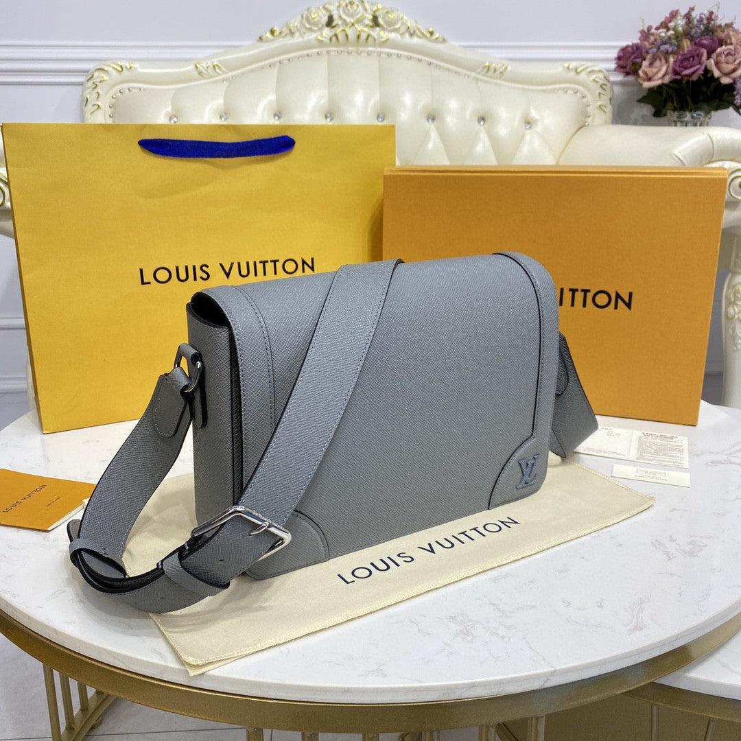 LV New Flap Messenger Bag Taiga Grey For Men, Bags, Shoulder And Crossbody Bags 11.1in/28.3cm LV