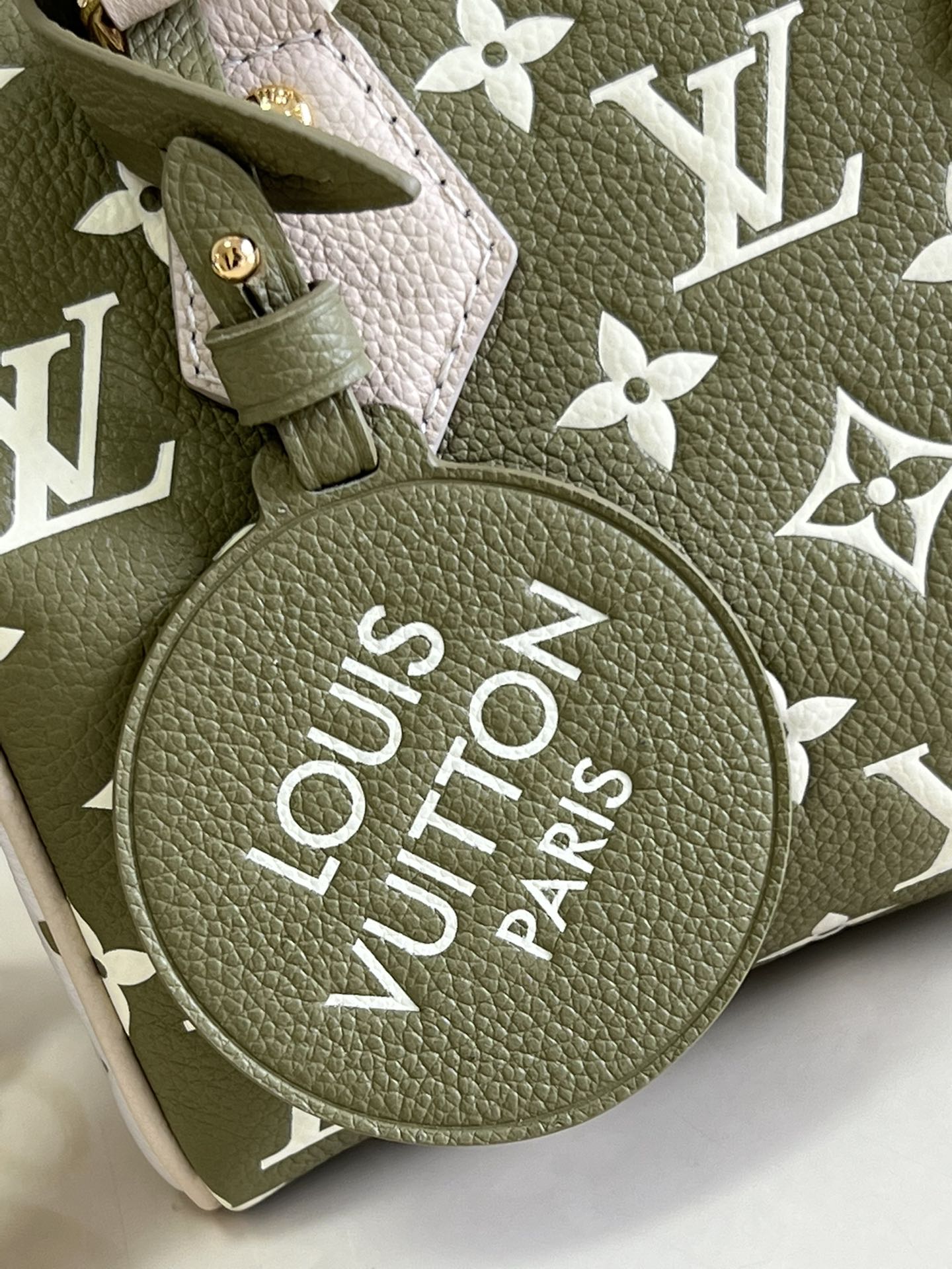 LV Speedy Bandoulière 20 Monogram Empreinte Khaki Green/Beige/Cream For Women, WoHandbags 8.1in/21cm LV M46118