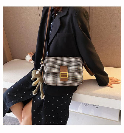 EN - 2021  Women Lattice Shoulder Crossbody Bag